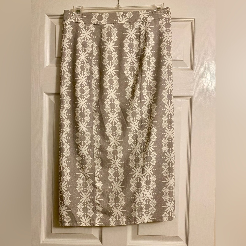 Ripskirt Hawaii Maxi Skirt in Gray and White